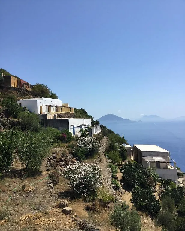 The Real Alicudi'S Experience Hotel