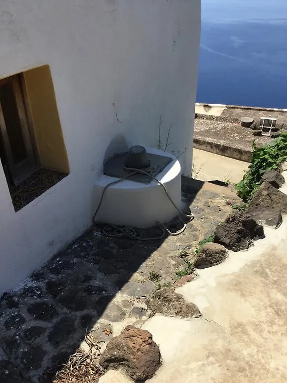 Feriehus The Real Alicudi'S Experience Hotel Italien